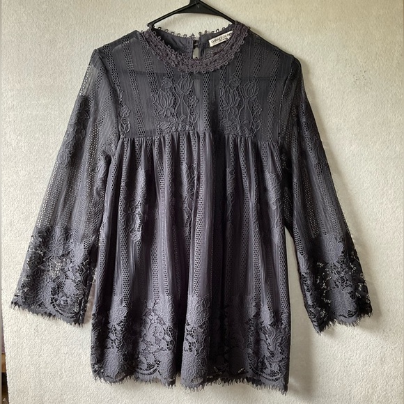 Chance or Fate Tops - Chance or Fate Elegant Lace Tunic Top. Size L.